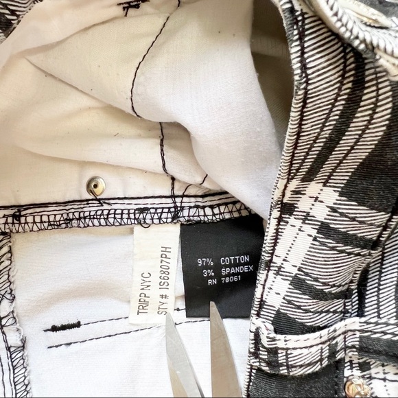 Tripp NYC Black & White Plaid Skinny Pants Size 13 - Picture 7 of 8
